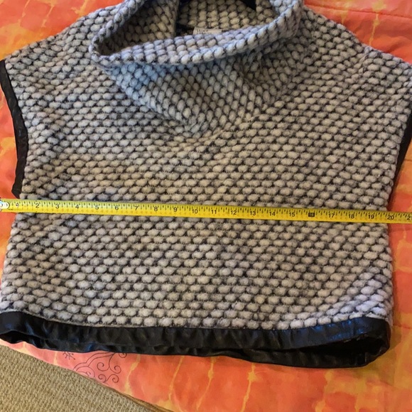 Wai Ming excellent condition black and white wool sweater - Picture 4 of 6